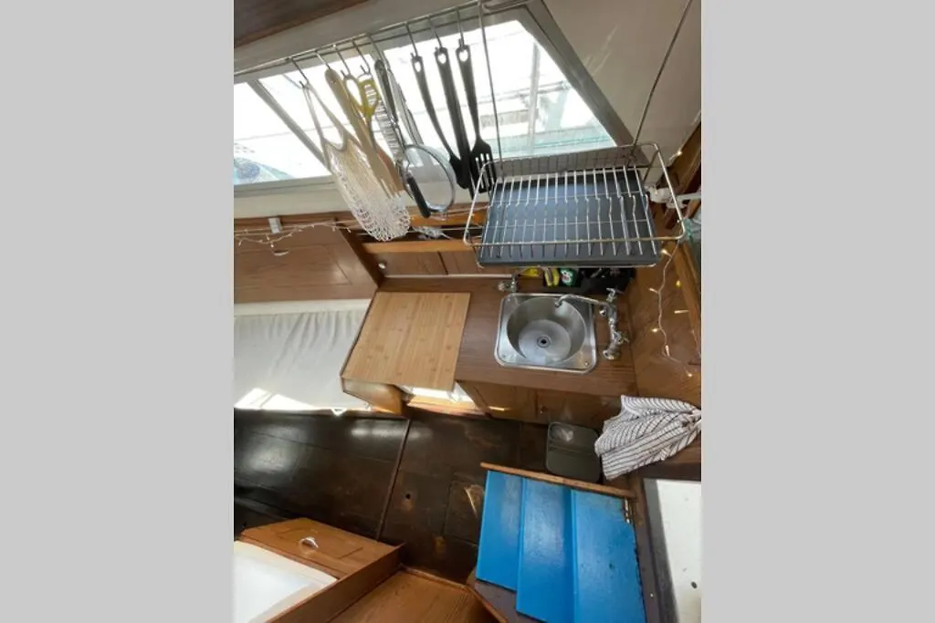מלון סנט אדריה דה בסוס Beautiful 70S Vintage Yacht Boat In Barcelona